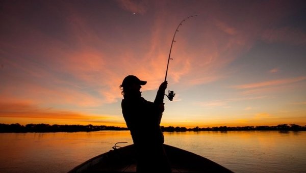 Corrientes dispone veda extraordinaria para la pesca en el Río Paraná